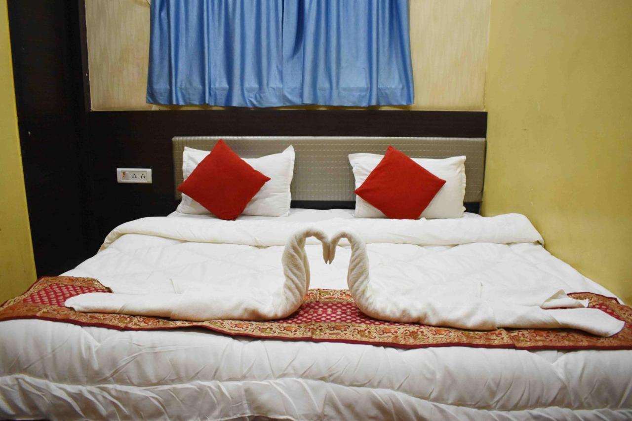 Hotel Mrk Varanasi Exterior foto